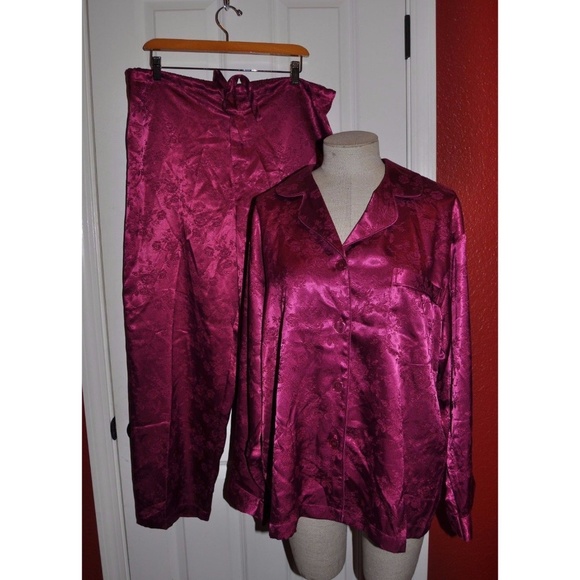 VICTORIA'S SECRET Rose Jacquard Satin Pajama Set - Picture 3 of 8